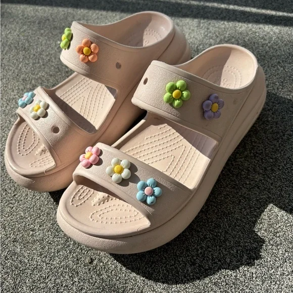CROCS Crush Pink Sandals with Platform Sole and Floral Jibbitz - Picture 1 of 3